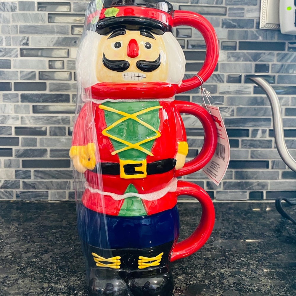 New Nutcracker stackable mug set (3)
